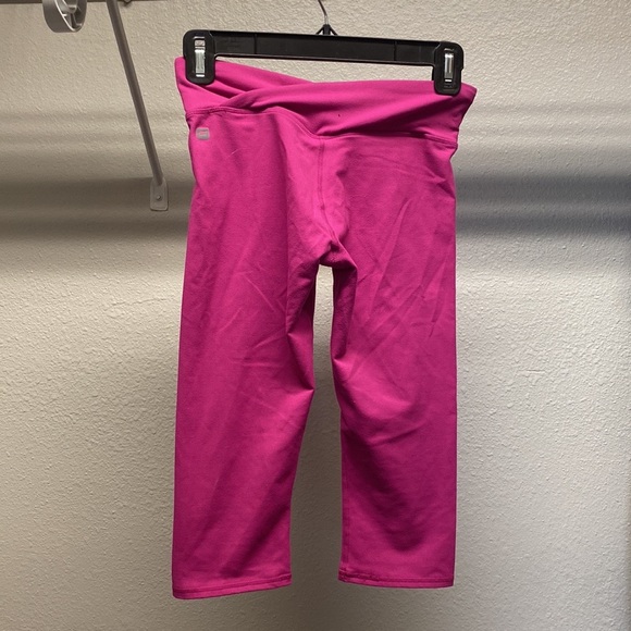 Fabletics Winn Powerhold Capri Leggings - Picture 4 of 4